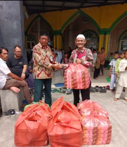 Grib Jaya Kota Medan Memberi Bantuan Material Korban Kebakaran di Belawan