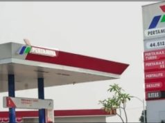 Kacau Bah…!!! Diduga SPBU SPBU 142021122 di Jalan Pancing 1 Martubung Bekerja Sama Mafia Penimbunan Solar Bersubsidi Mobil Box Isuzu Berwarna Putih